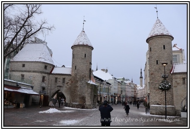 Tallinn_městské_opevnění_Reval_Hliněná_brána