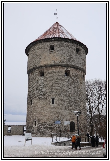 Tallinn_městské_opevnění_Reval_věž_Kiek_in_de_Kök