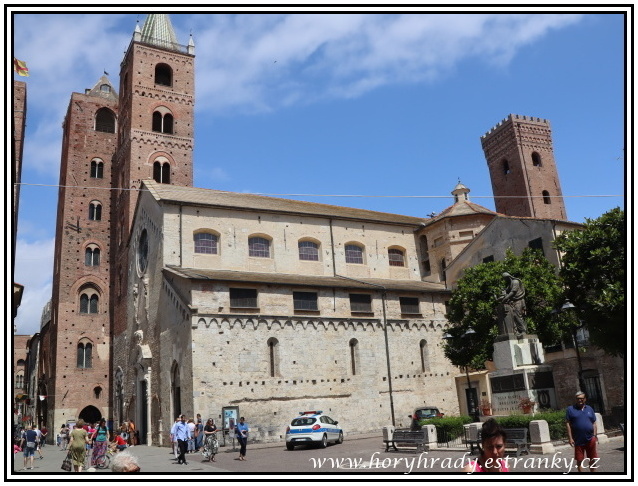 Albenga_katedrála_sv.Michaela_Archanděla__02