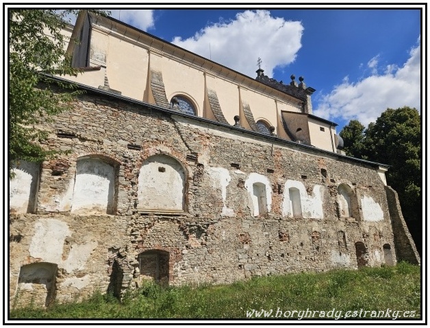 Klášter_kostel_Nejsvětější_Trojice__03