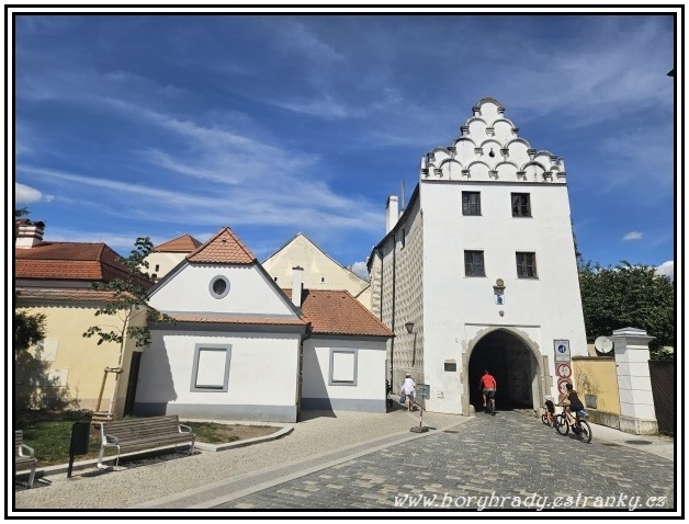 Třeboň_Sviněnská_brána__02