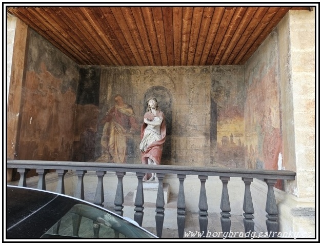 Krems_an_der_Donau_Piaristický_kostel_sv_Štěpána__03