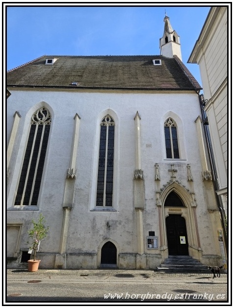 Krems_an_der_Donau_špitální_kostel_sv_Jakuba_a_Filipa