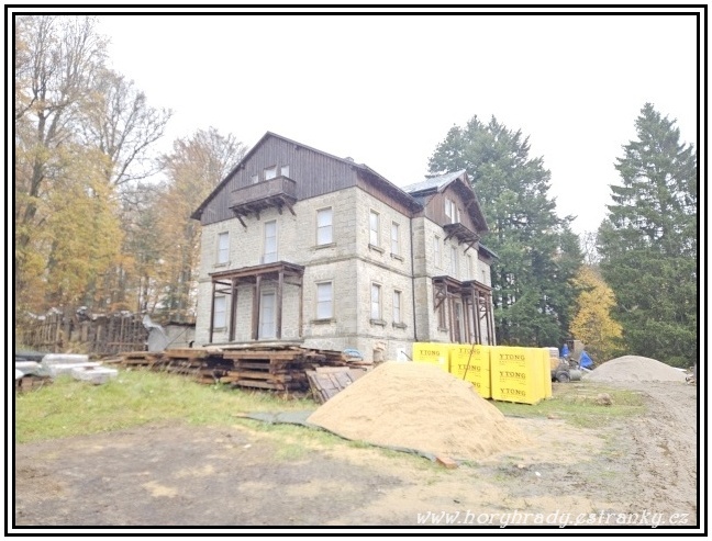 Ostrůvek_lovecký_zámeček