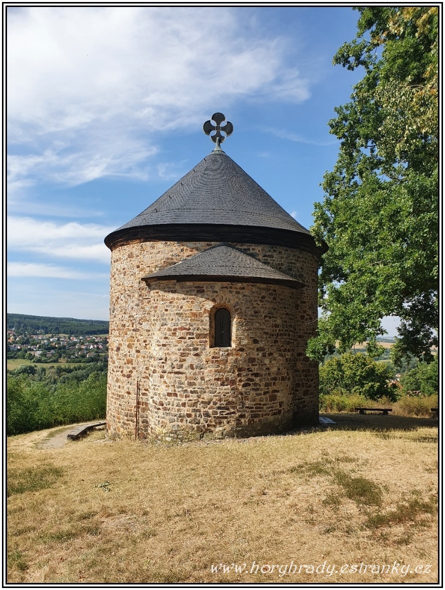 Starý_Plzenec_rotunda_sv.Petra_a_Pavla