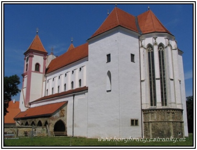 Znojmo_bazilika_Nanebevzetí_Panny_Marie_a_sv.Václava__01
