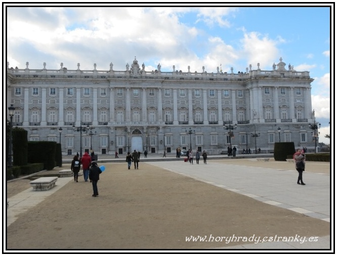 Madrid_královský_palác__02