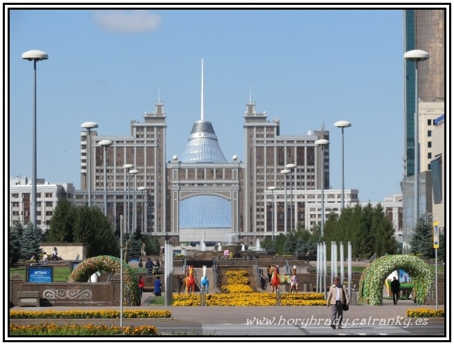 Astana_budova_KazMunayGas