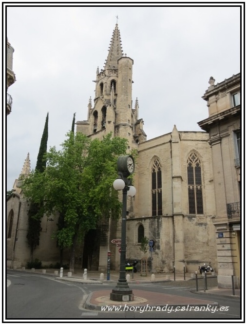 Avignon_basilica_st.Pierre__02