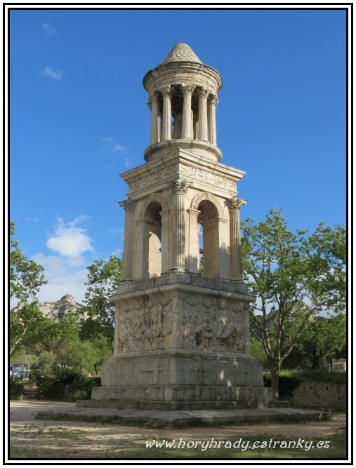 Saint_Rémy_de_Provence_Glanum_mausoleum_Julie