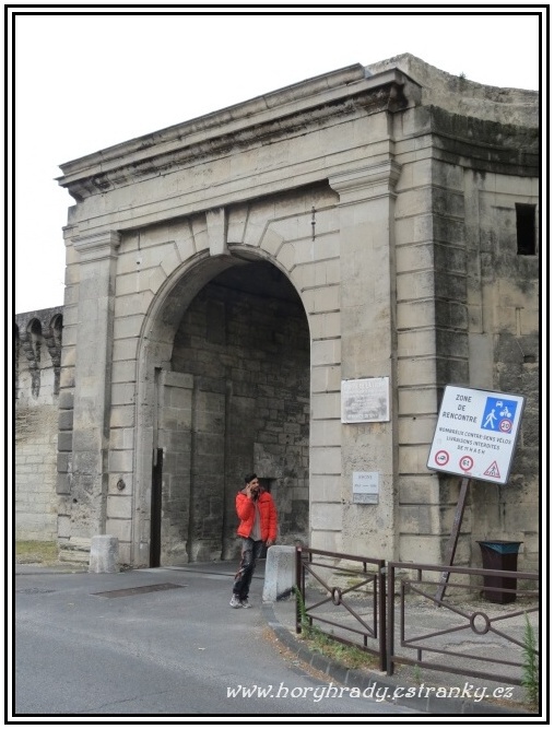 Avignon_Porte_de_La_Ligne