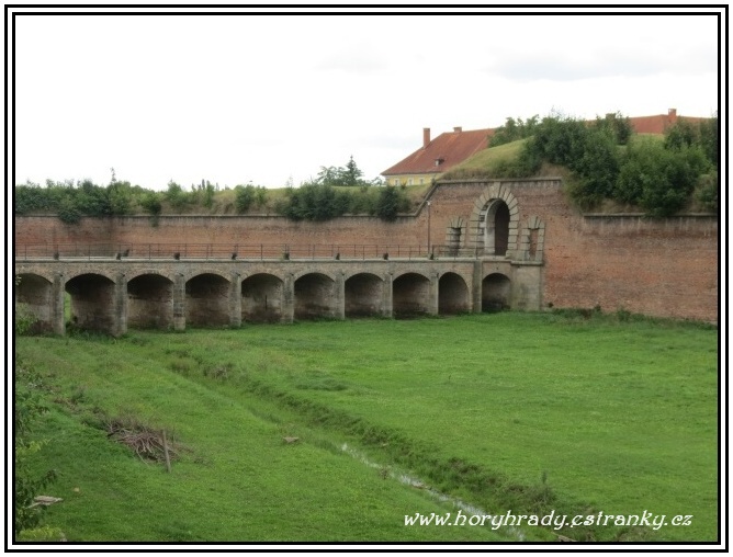 Terezín_Hlavní_pevnost_Horní_vodní_brána