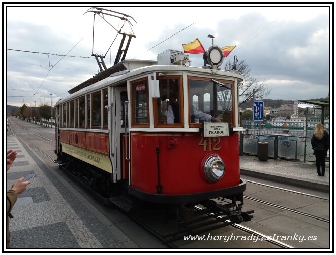 Historická_tramvaj_MV_č.412