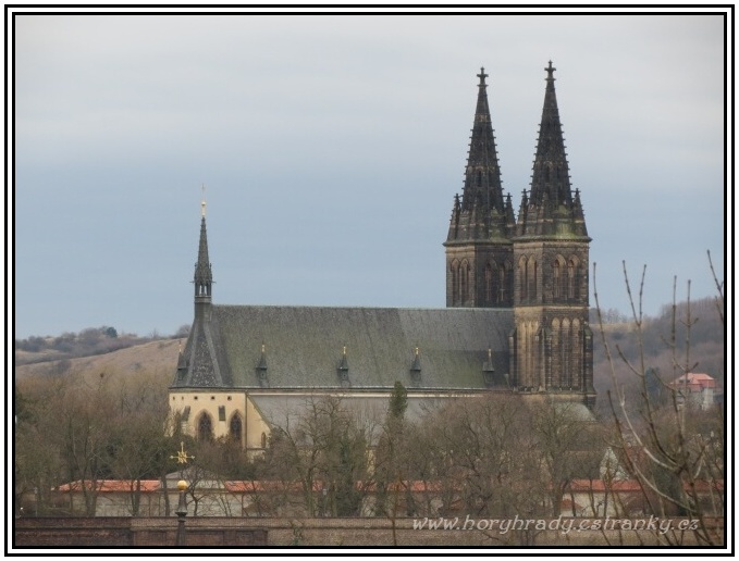 Praha_bazilika_sv.Petra_a_Pavla__02 (Vyšehrad)