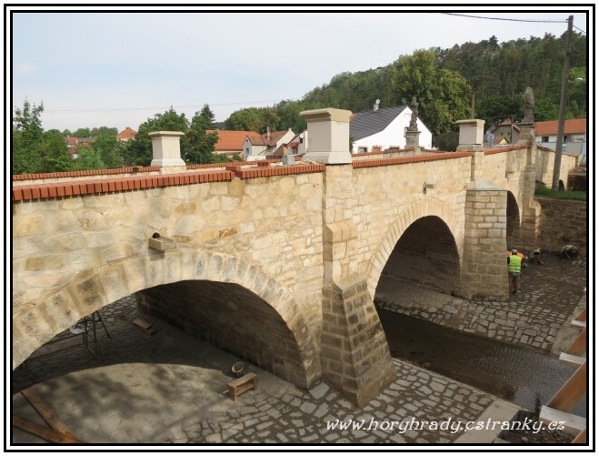 Sazená_kamenný_most