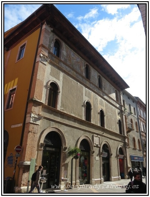 Trento_palác_Cazuffi