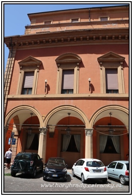 Bologna_palác_Gesi